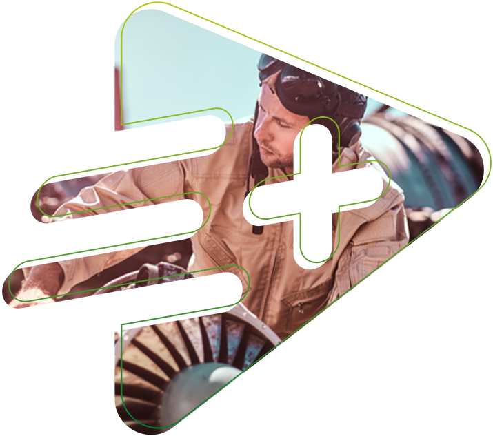 Uçağı ile ilgilenen bir pilot, eplas sigorta logosu ile.